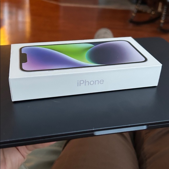 iPhone 14 Box (empty) with Apple Sticker & Sim Key – Excellent Condition - Picture 6 of 8